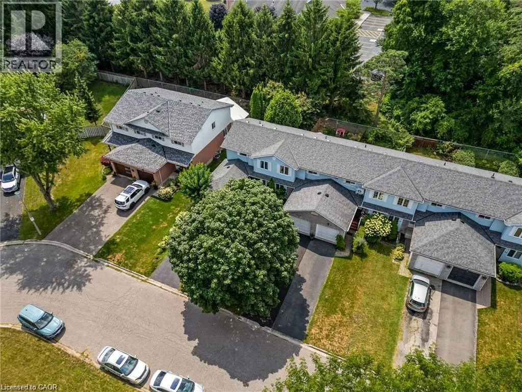 45 FREEMAN Crescent