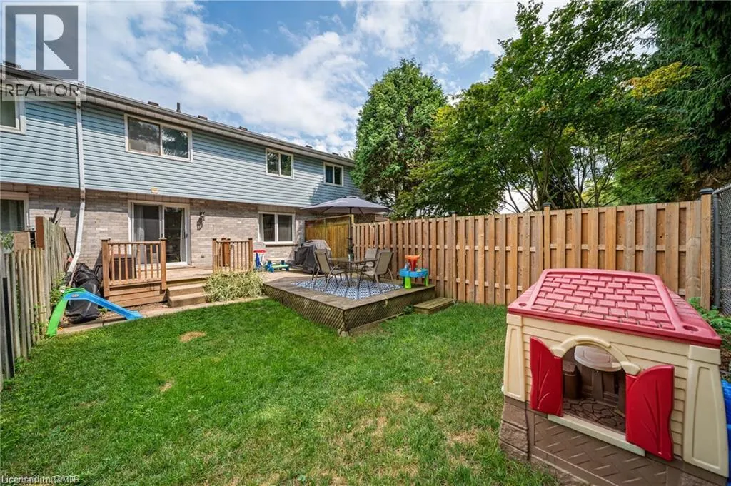 45 FREEMAN Crescent
