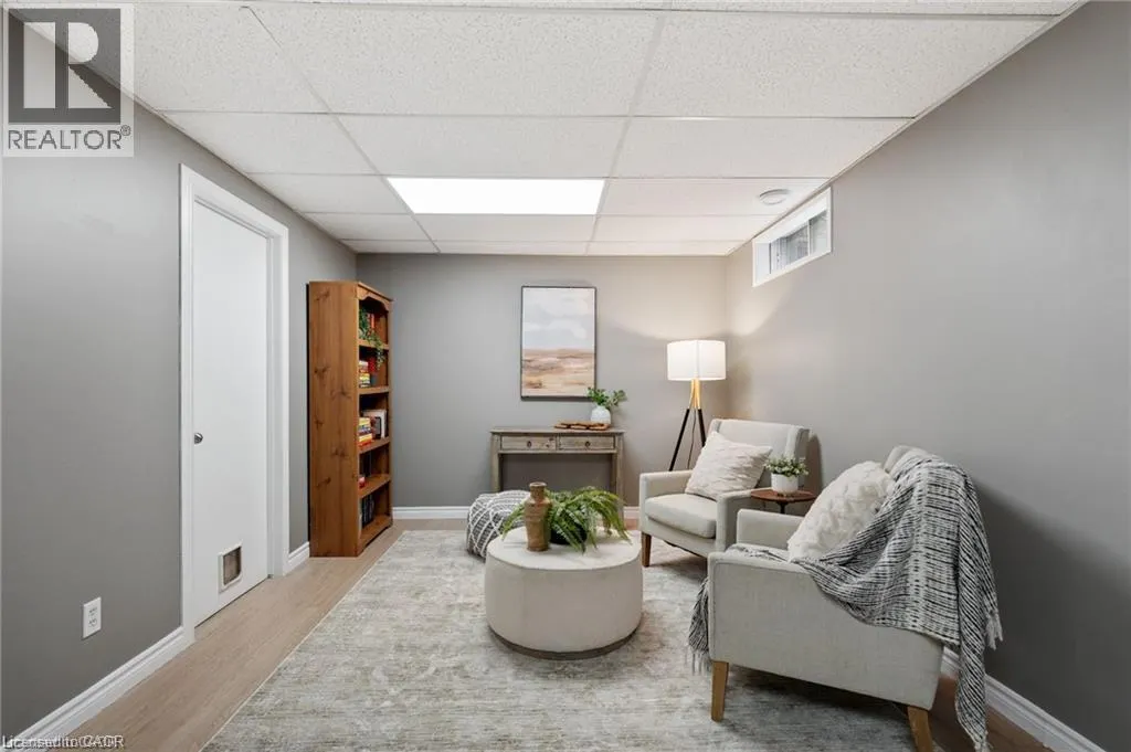 45 FREEMAN Crescent