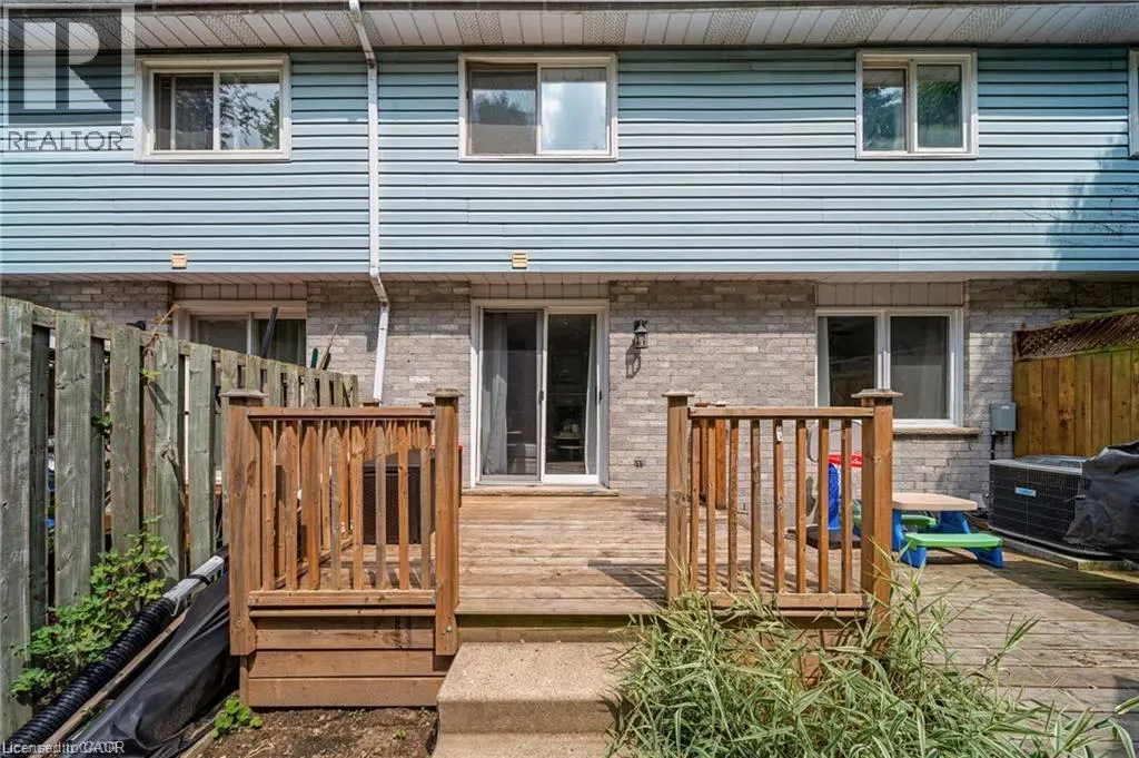 45 FREEMAN Crescent