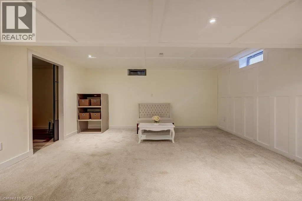 16 IRONGATE Drive