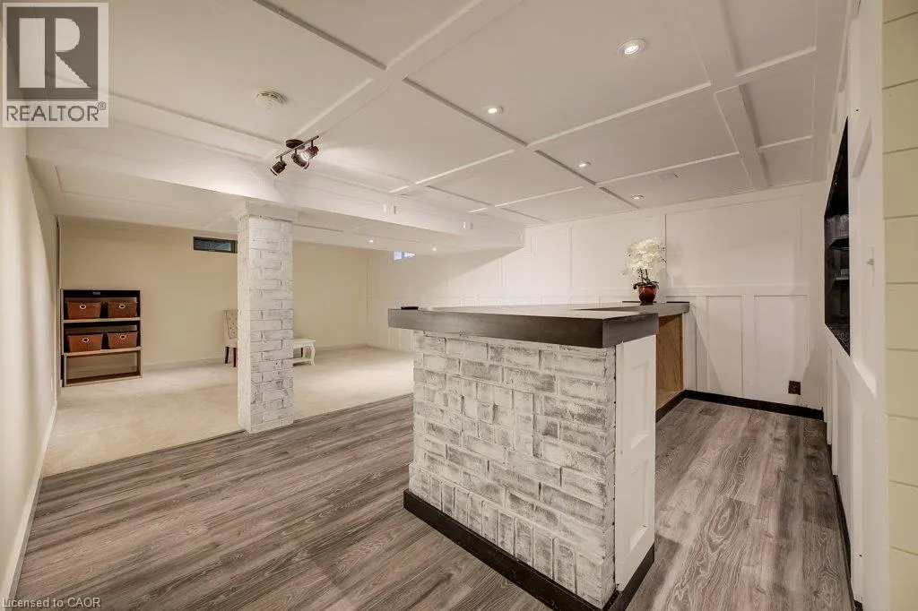 16 IRONGATE Drive