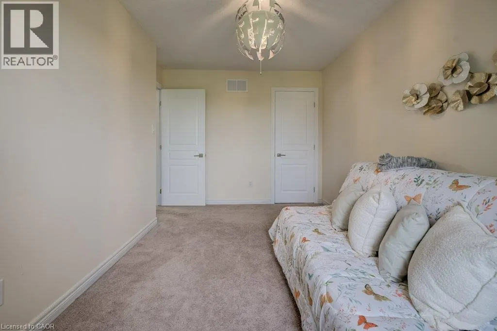 16 IRONGATE Drive