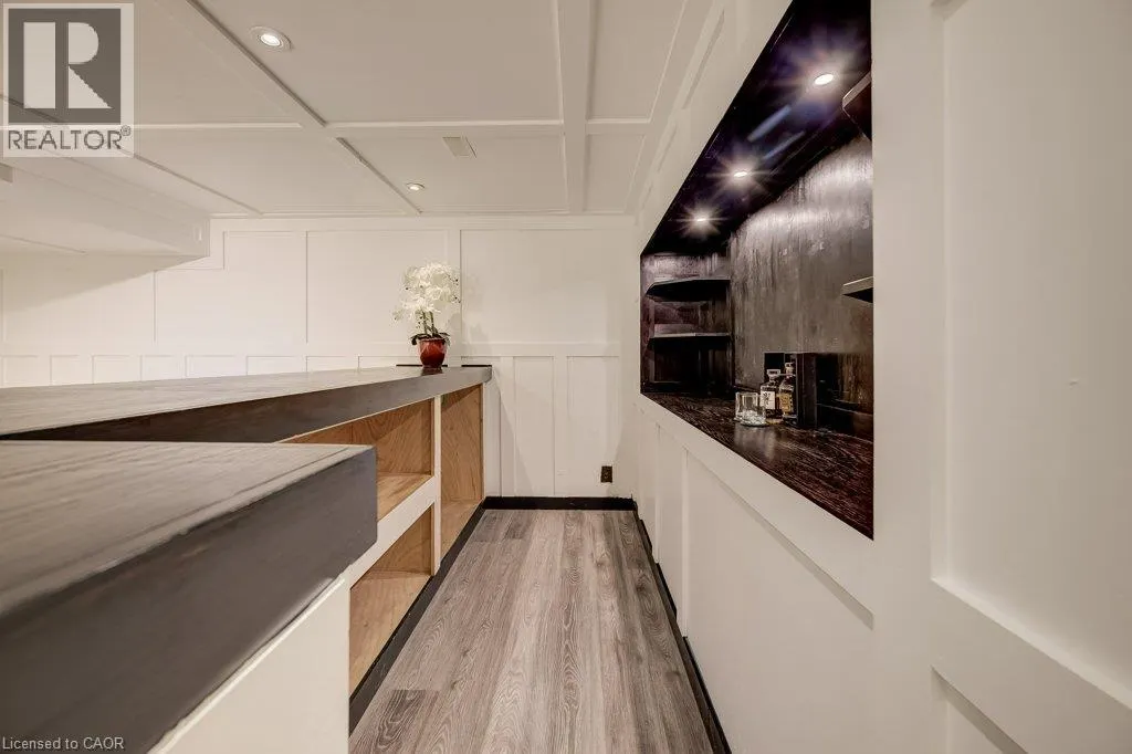 16 IRONGATE Drive