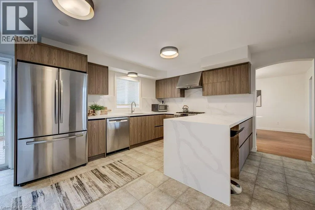 16 IRONGATE Drive