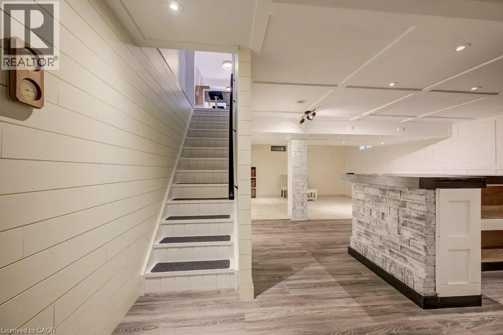 16 IRONGATE Drive