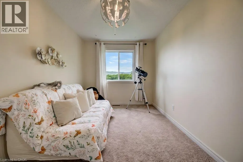 16 IRONGATE Drive