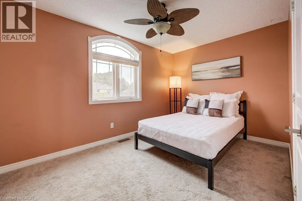 16 IRONGATE Drive