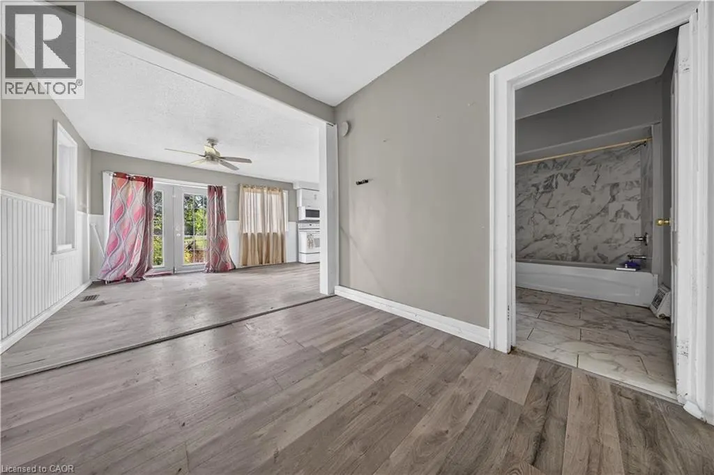 678 ALBERT Street W
