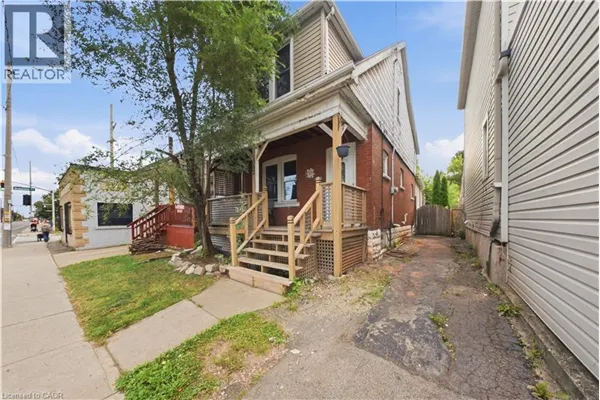 1082 CANNON Street E