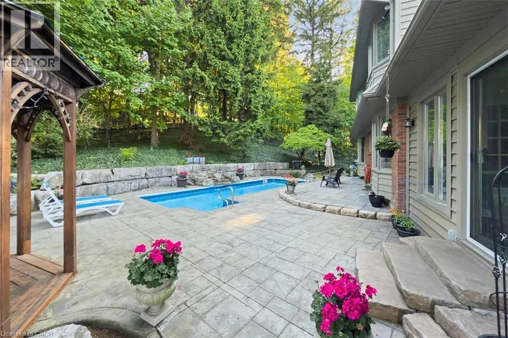 18 STONEGATE Drive