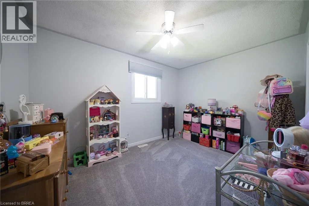 218 MECHANIC Street W