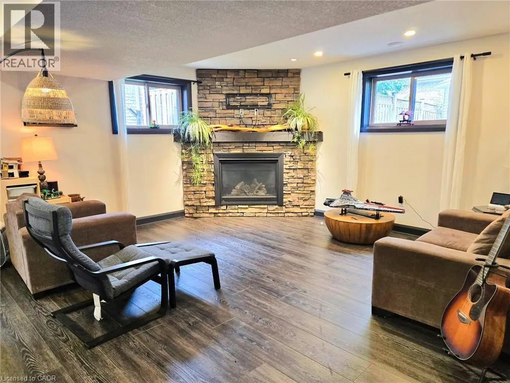 1 DRIFTWOOD Drive