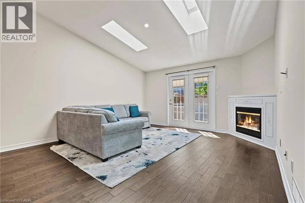 173 WILSON Street W Unit# 4 #4