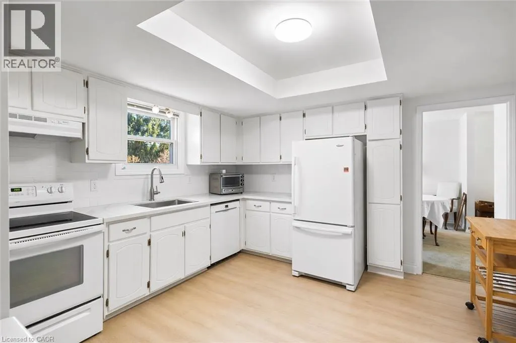 10 ATWOOD Crescent