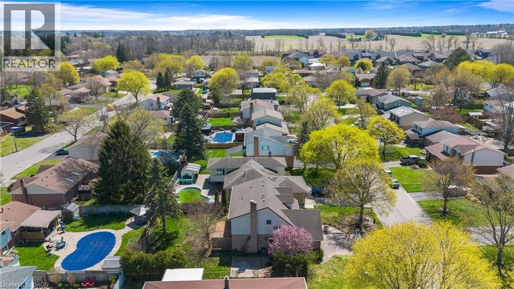 10 ATWOOD Crescent