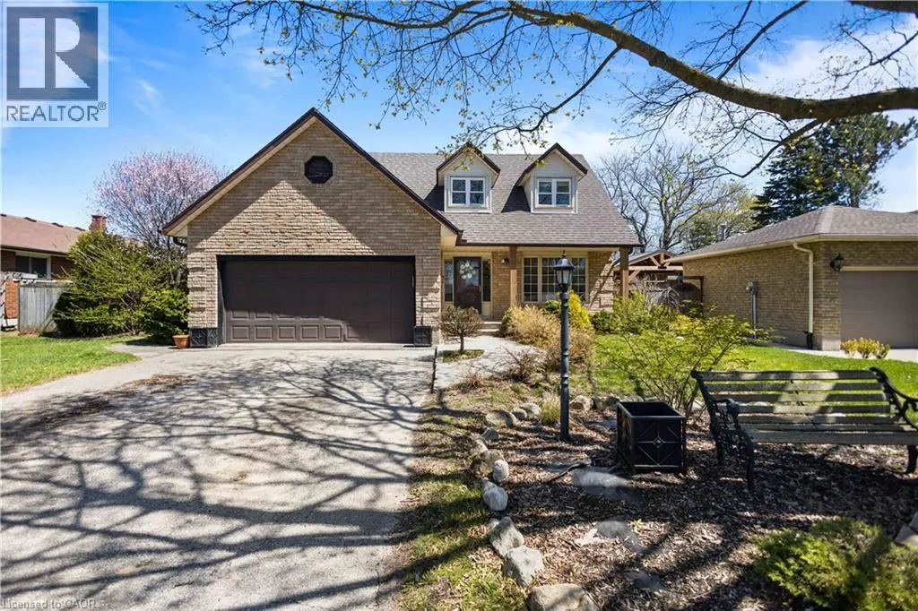 10 ATWOOD Crescent