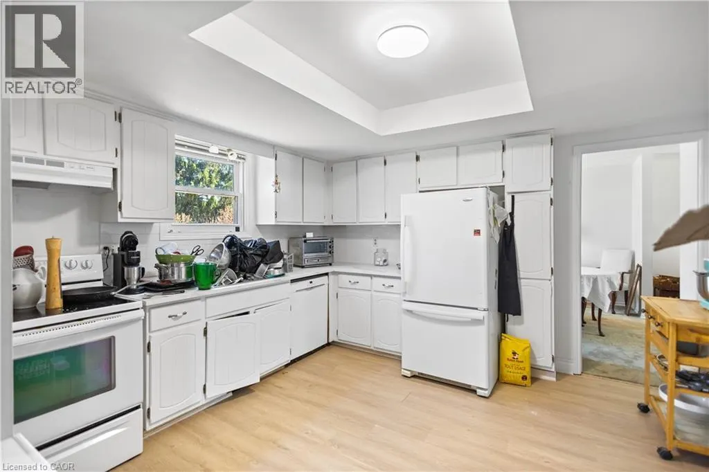 10 ATWOOD Crescent