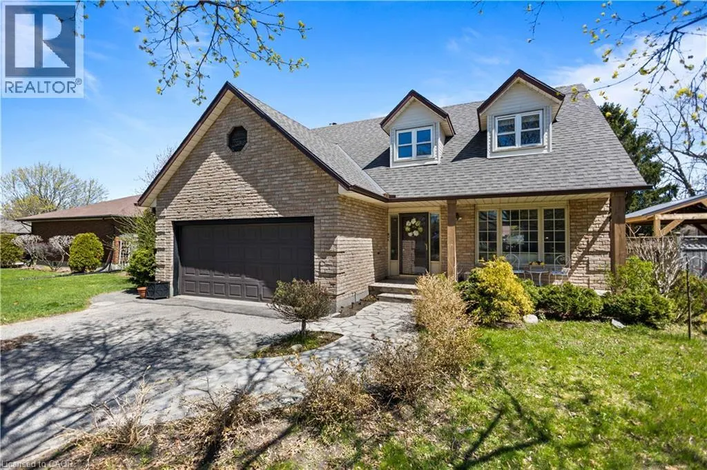 10 ATWOOD Crescent