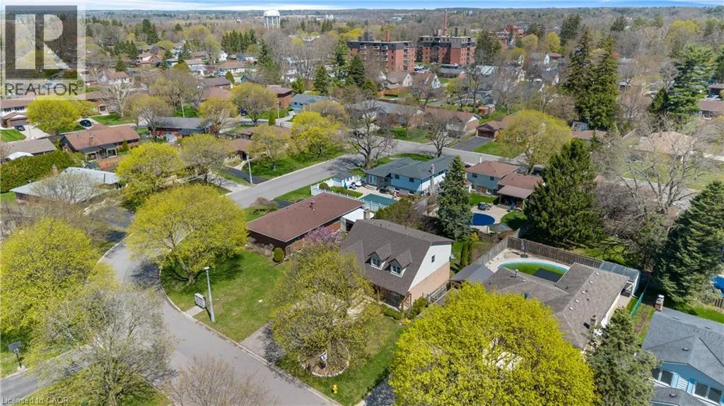 10 ATWOOD Crescent