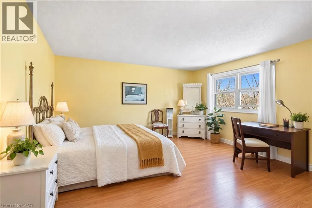 10 ATWOOD Crescent