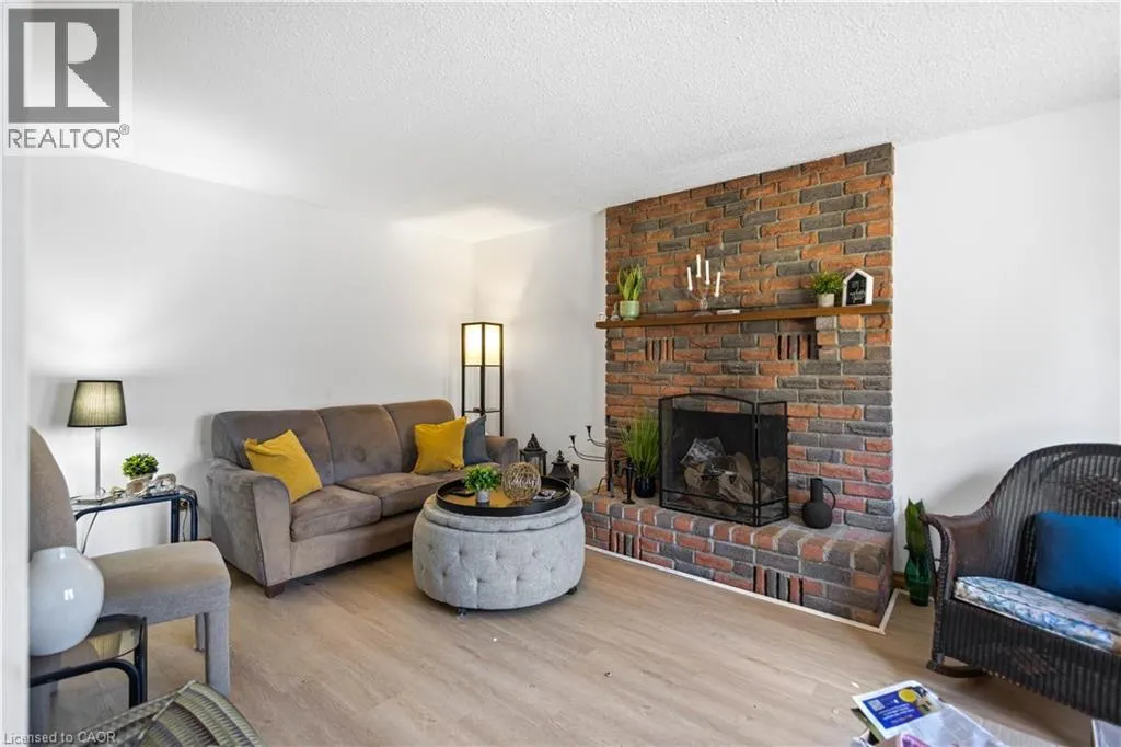 10 ATWOOD Crescent