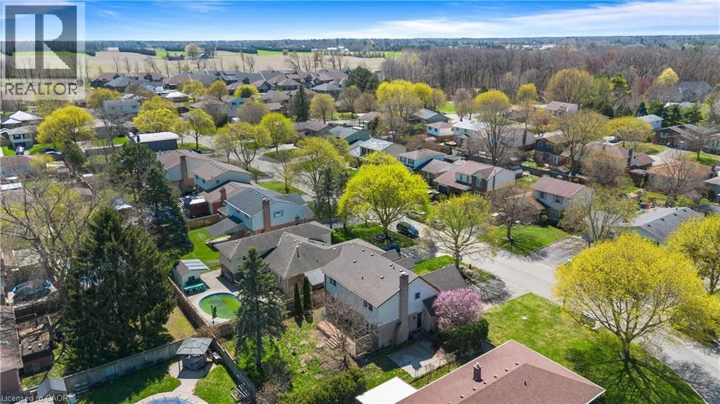 10 ATWOOD Crescent