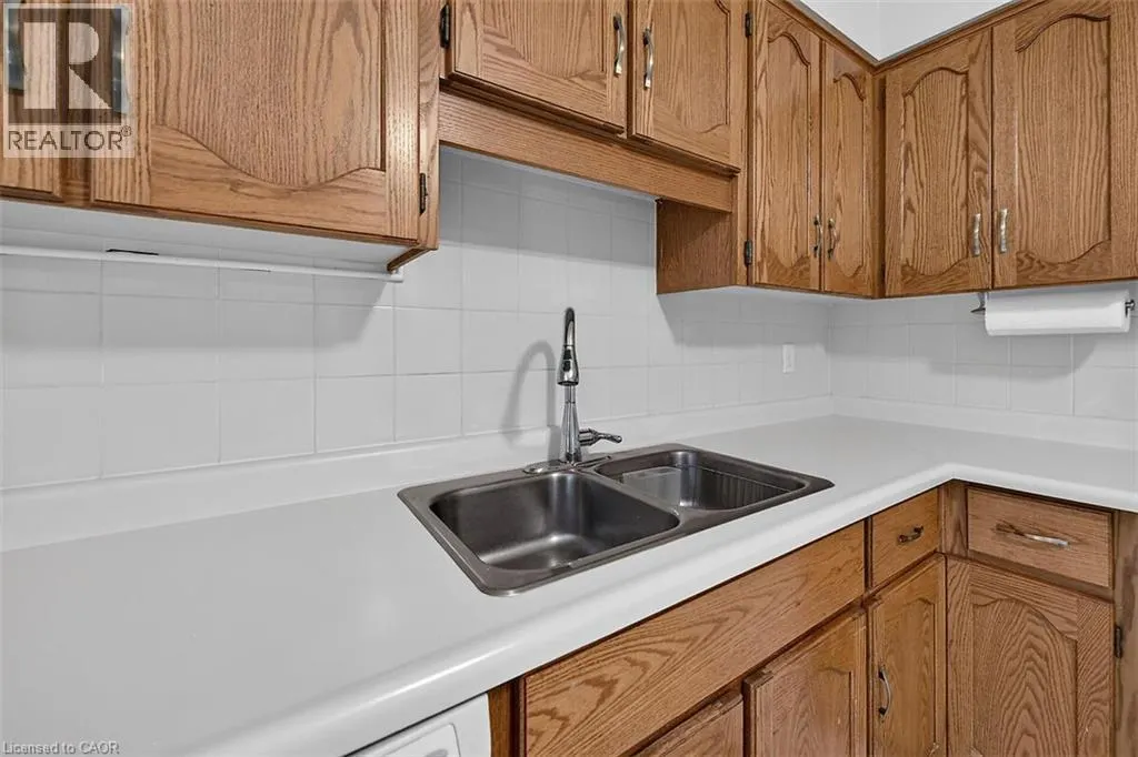 6 VILLAGE GREEN Boulevard Unit# 202 #202