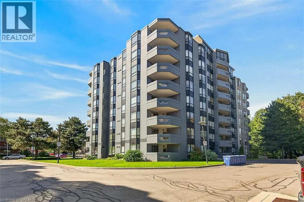 6 VILLAGE GREEN Boulevard Unit# 202 #202