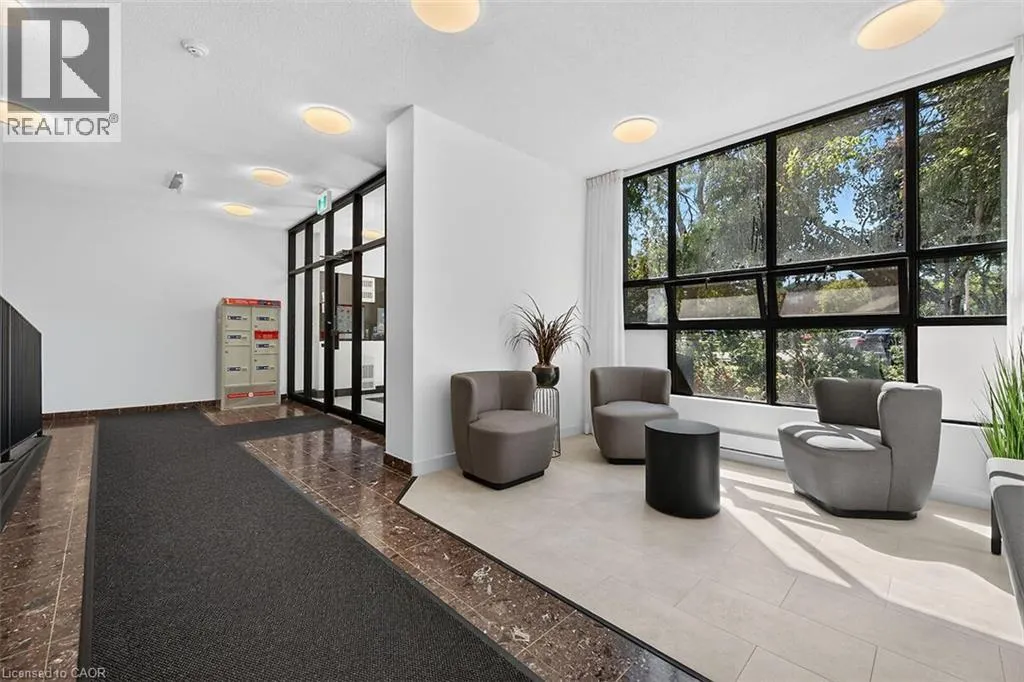6 VILLAGE GREEN Boulevard Unit# 202 #202