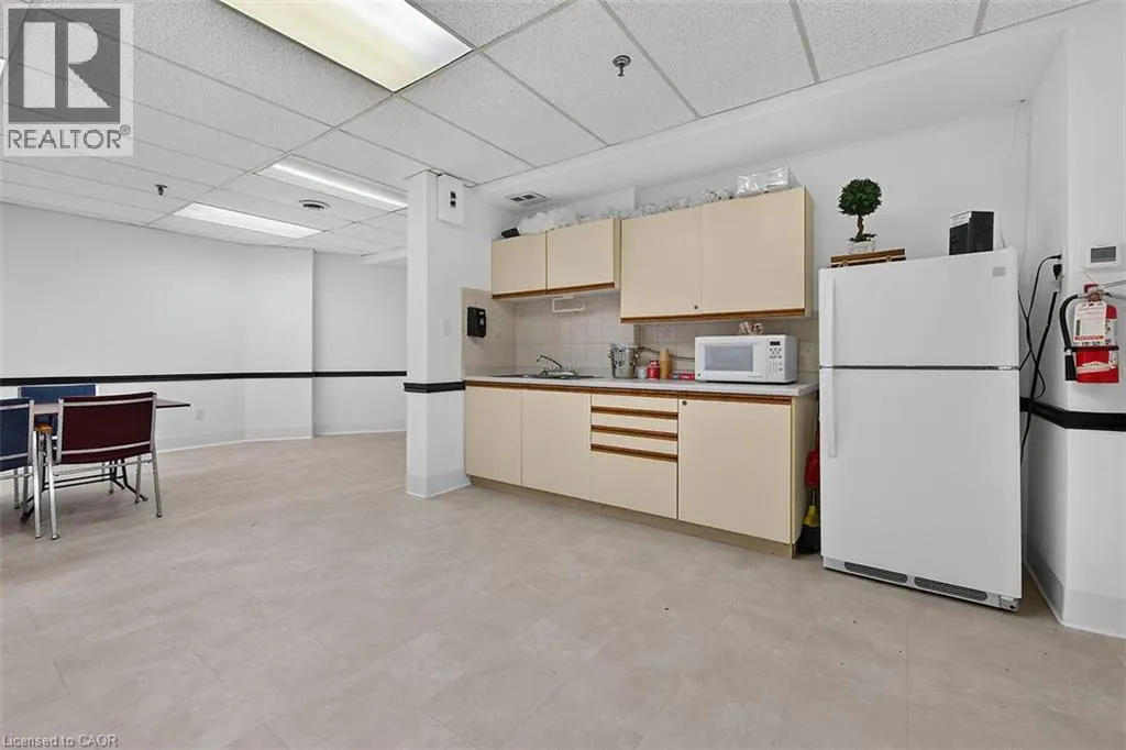 6 VILLAGE GREEN Boulevard Unit# 202 #202