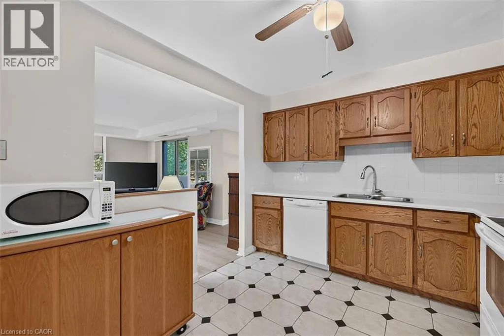 6 VILLAGE GREEN Boulevard Unit# 202 #202