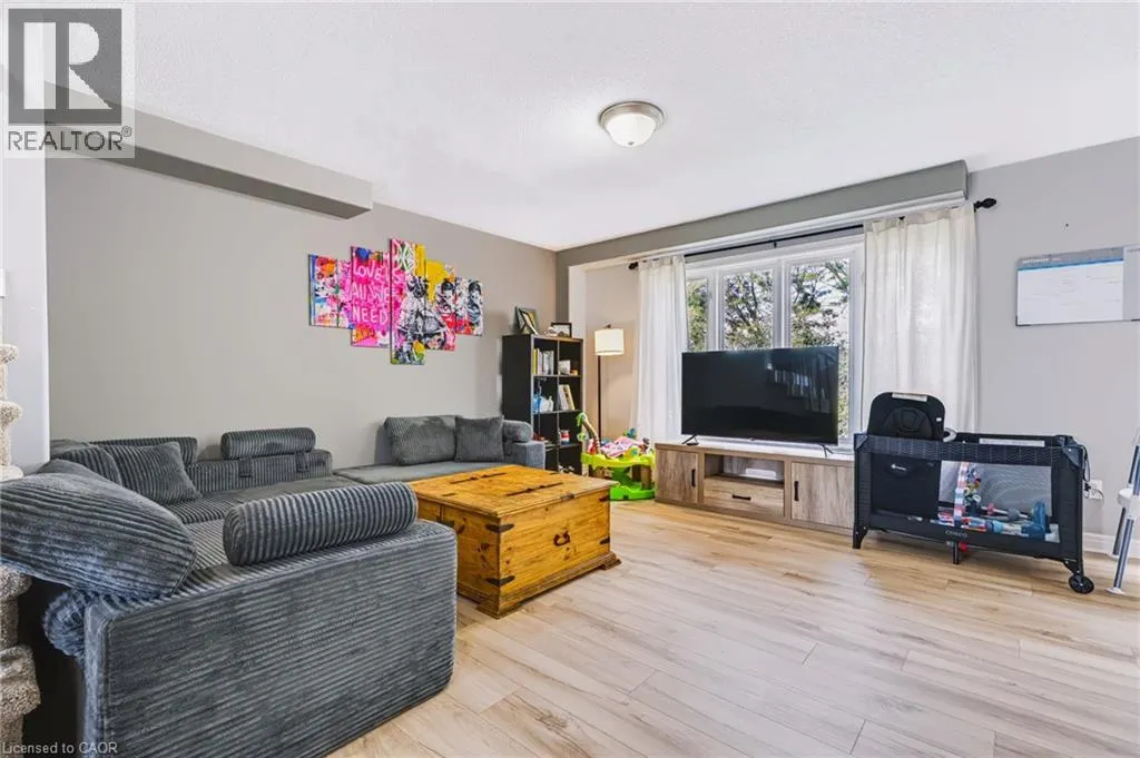 24 FALLINGBROOK Crescent