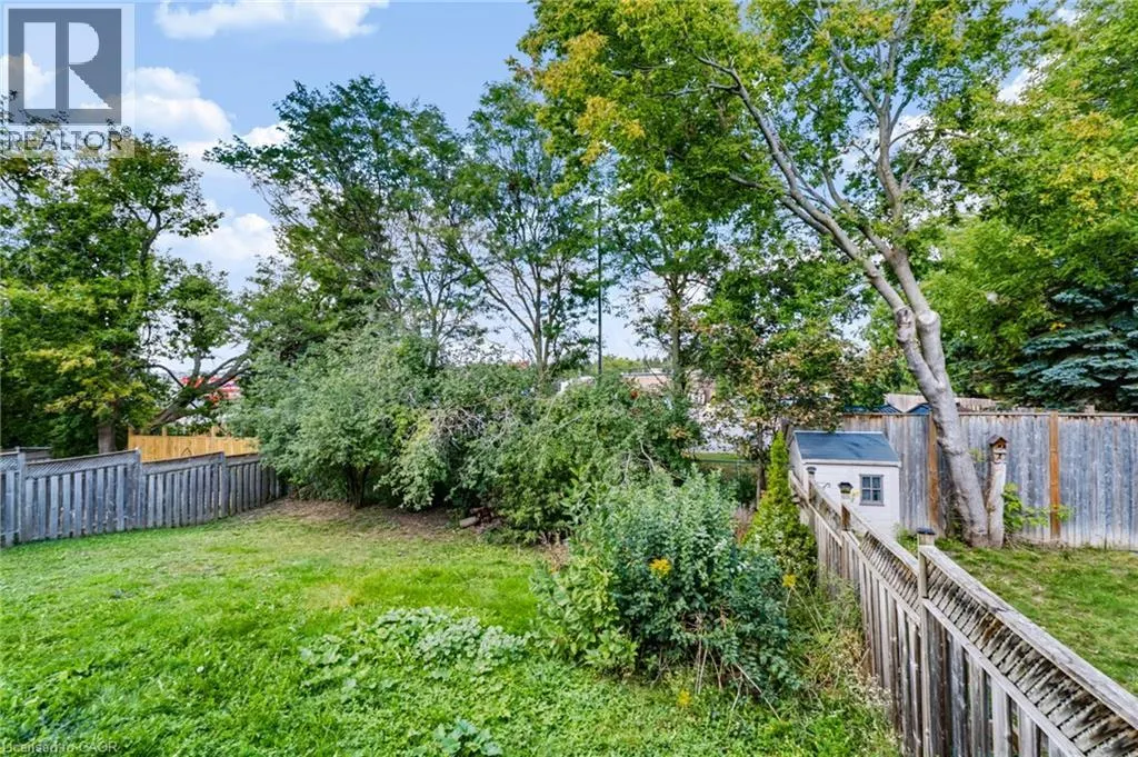 24 FALLINGBROOK Crescent