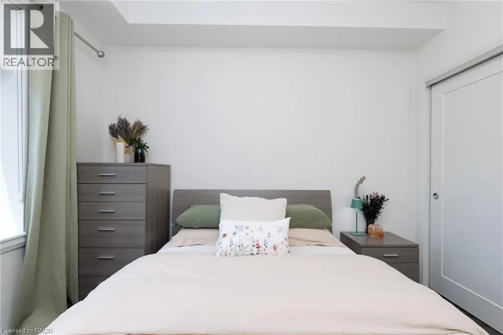 30 HAMILTON Street S Unit# 201 #201
