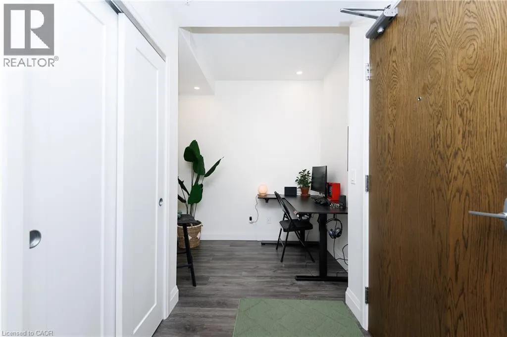 30 HAMILTON Street S Unit# 201 #201