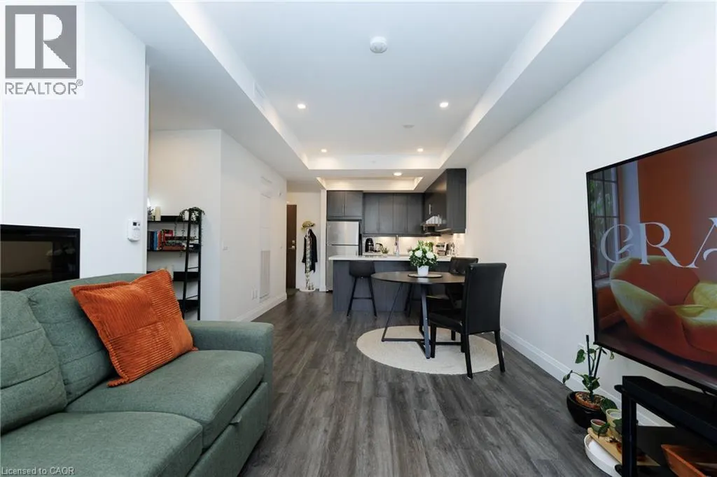 30 HAMILTON Street S Unit# 201 #201