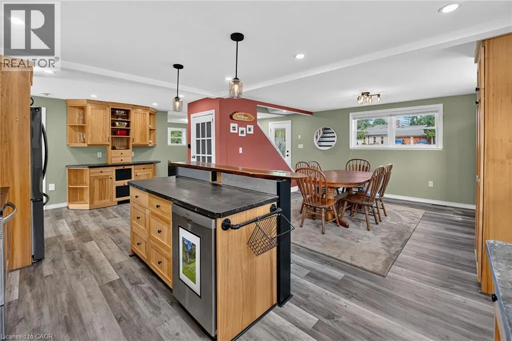 843 LYONS CREEK Road