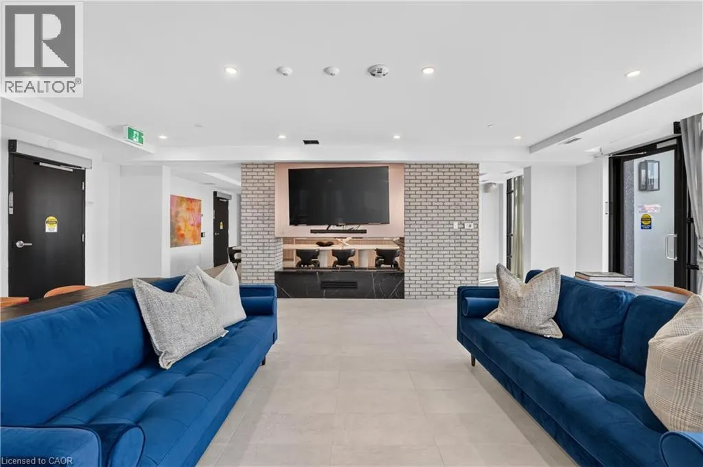461 GREEN Road Unit# 822 #822