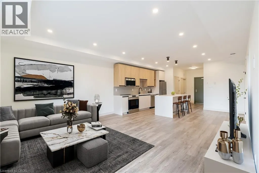 4390 HILLVIEW Drive Unit# 303 #303