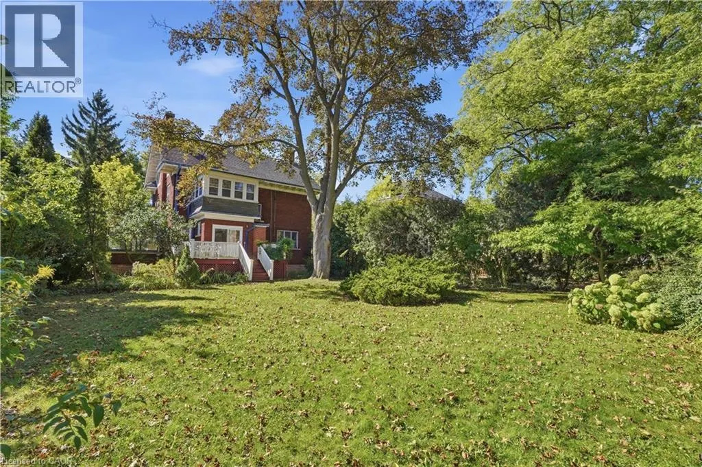 32 WENTWORTH Avenue