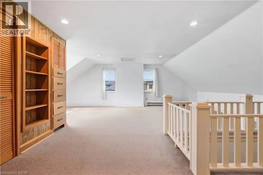 32 WENTWORTH Avenue