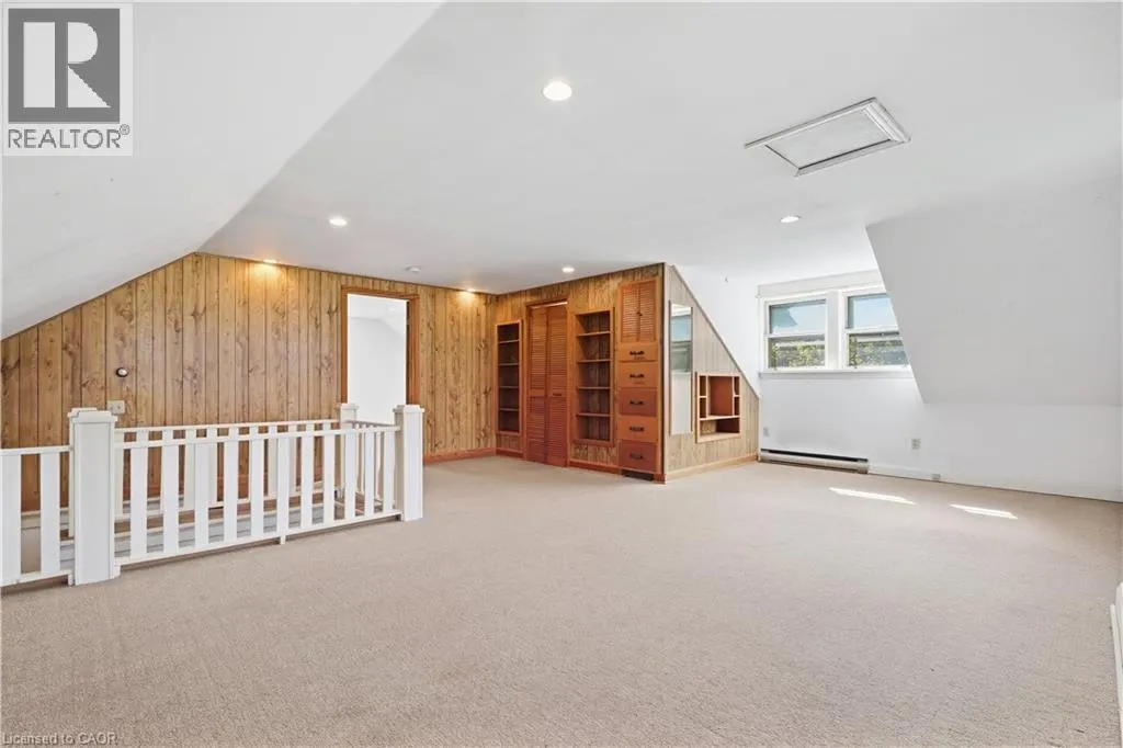 32 WENTWORTH Avenue