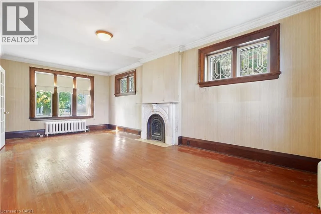 32 WENTWORTH Avenue