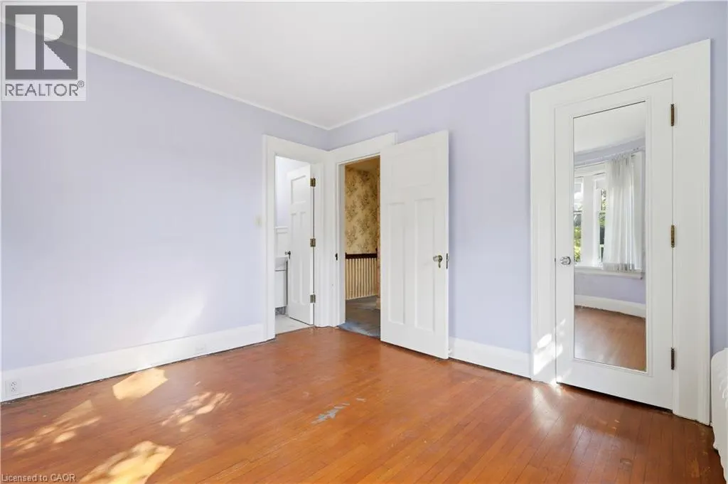 32 WENTWORTH Avenue