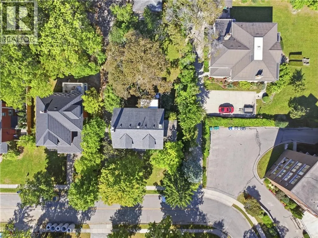 32 WENTWORTH Avenue