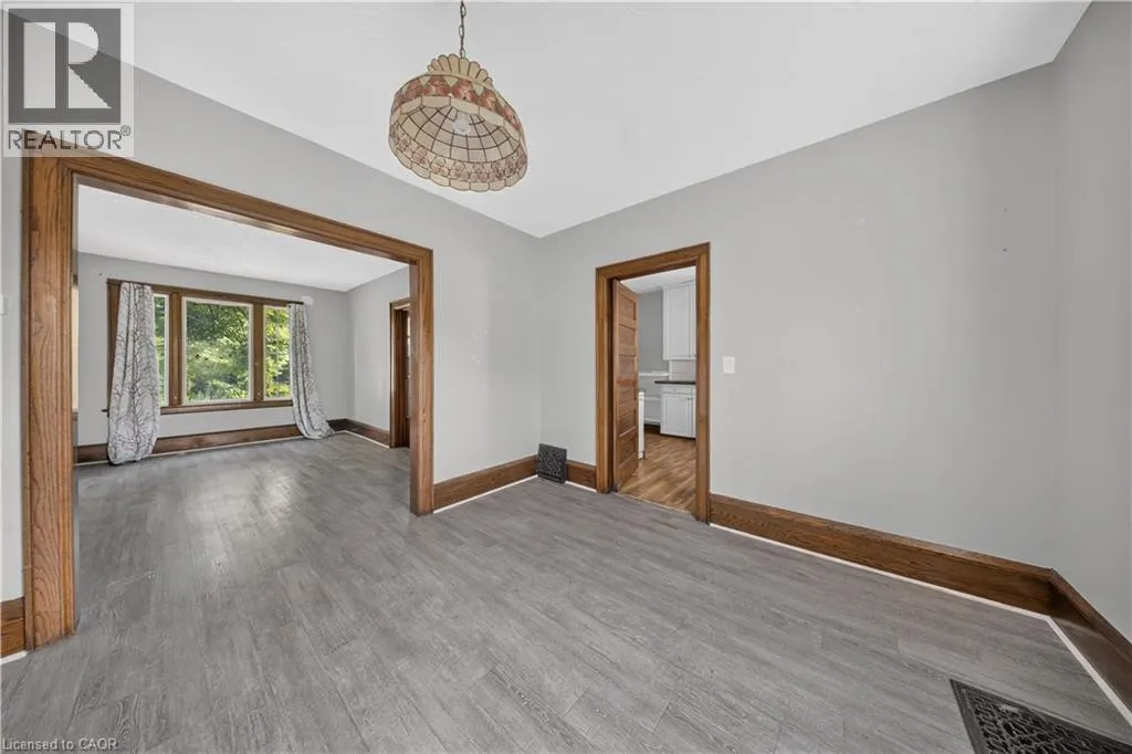 145 ALBERT Street W