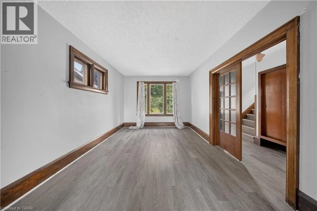 145 ALBERT Street W