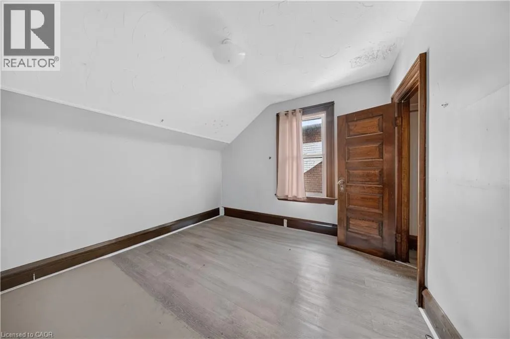 145 ALBERT Street W
