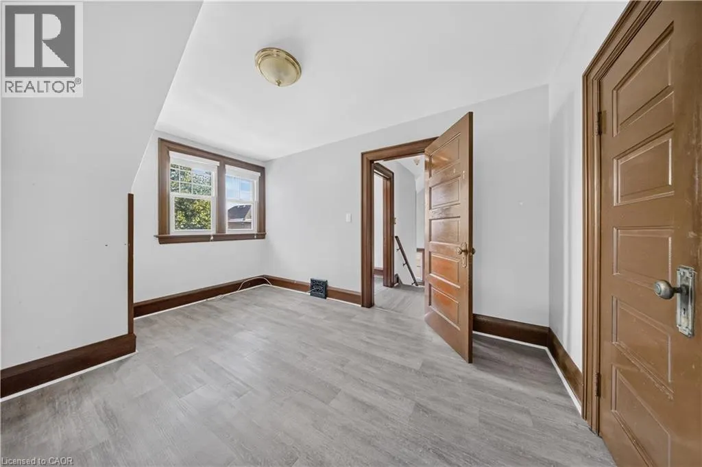 145 ALBERT Street W